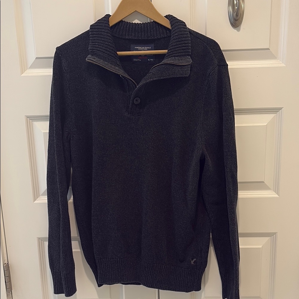 American Eagle Outfitters - XL Men's Black Sweater (athletic fit)